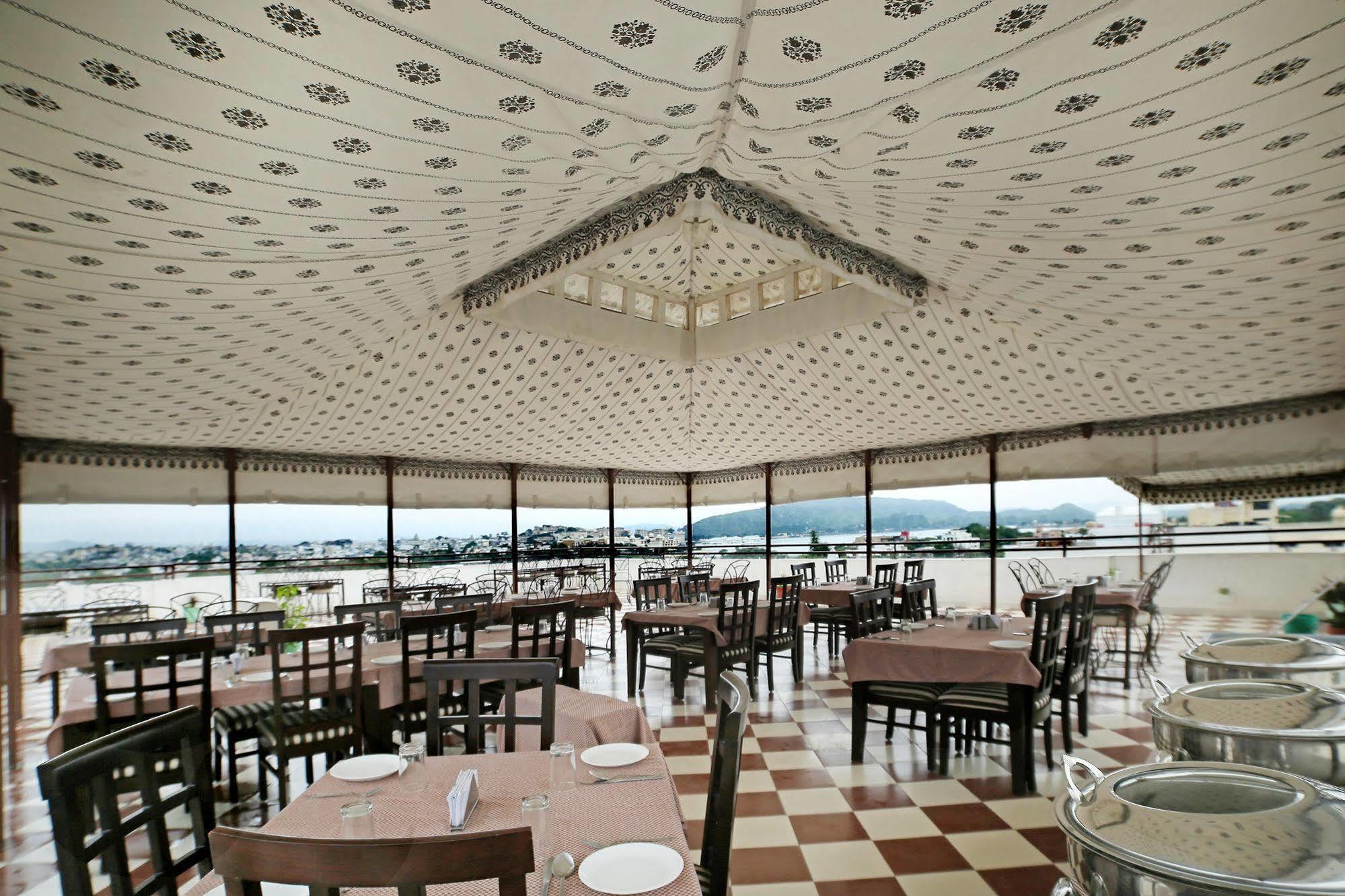 Hotel Royal Pratap Niwas 3*