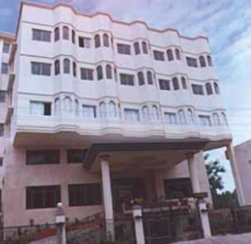 Vishnupriya Hotel 3*