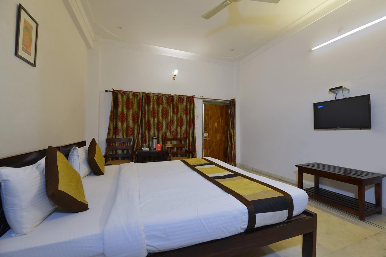 Oyo 1159 Hotel Chandra Prakash Hotel 2*