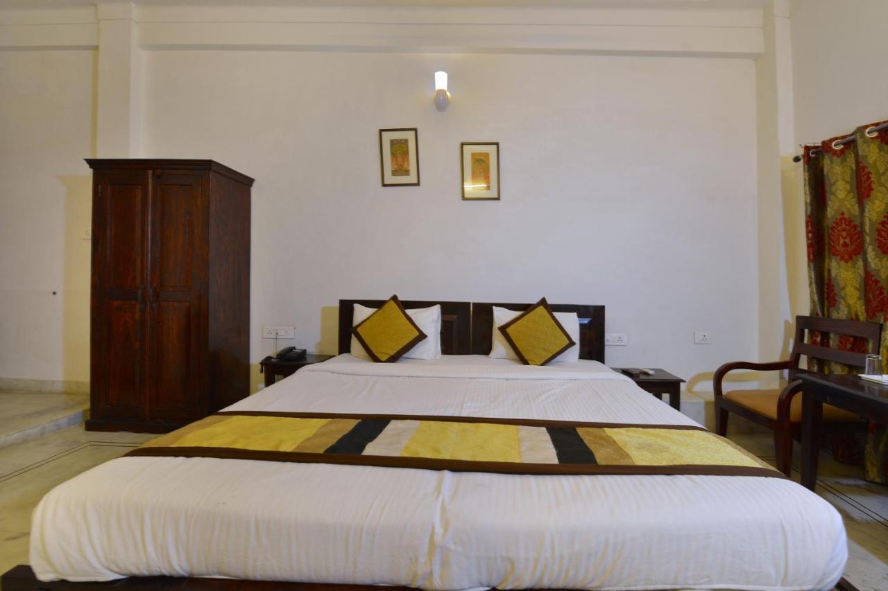 Oyo 1159 Hotel Chandra Prakash Hotel 2*