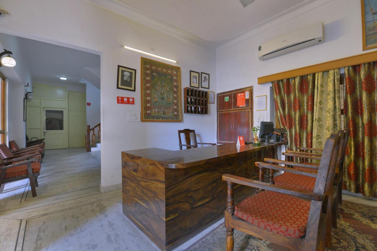 Hotel Oyo 1159 Hotel Chandra Prakash 2*
