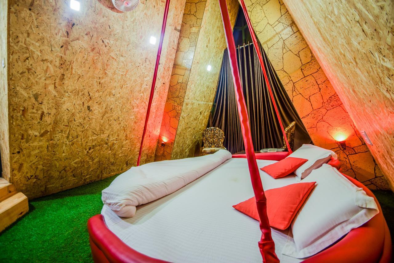 The Space Jungle Retreat 3*