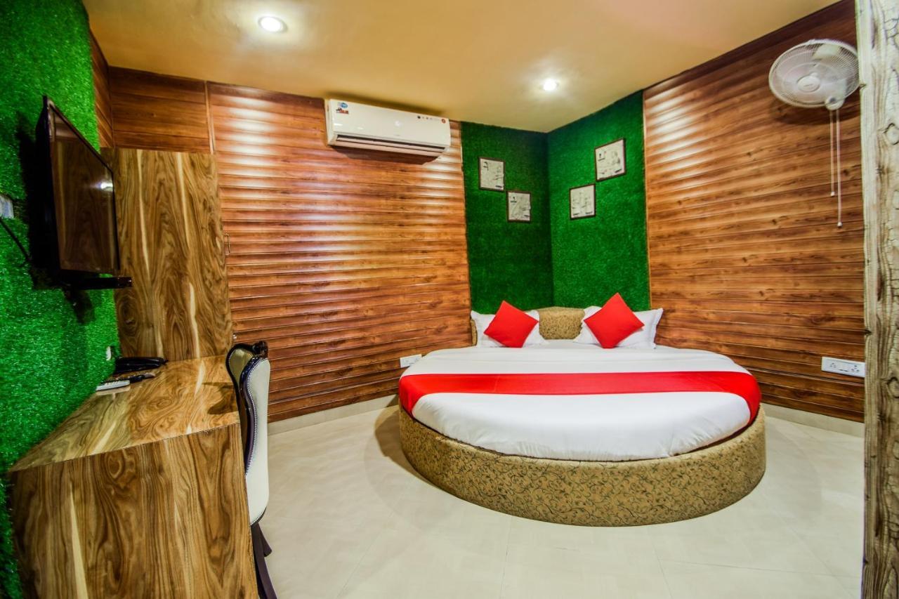 Resort The Space Jungle Retreat