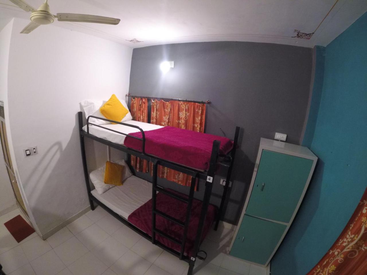 Hostel The Crawl *