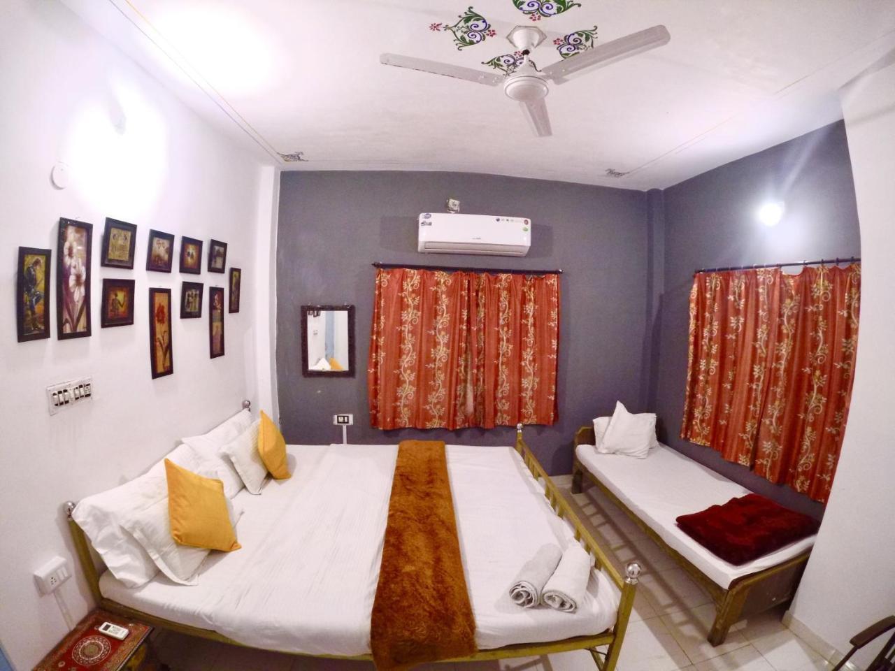 Hostel The Crawl Udaipur