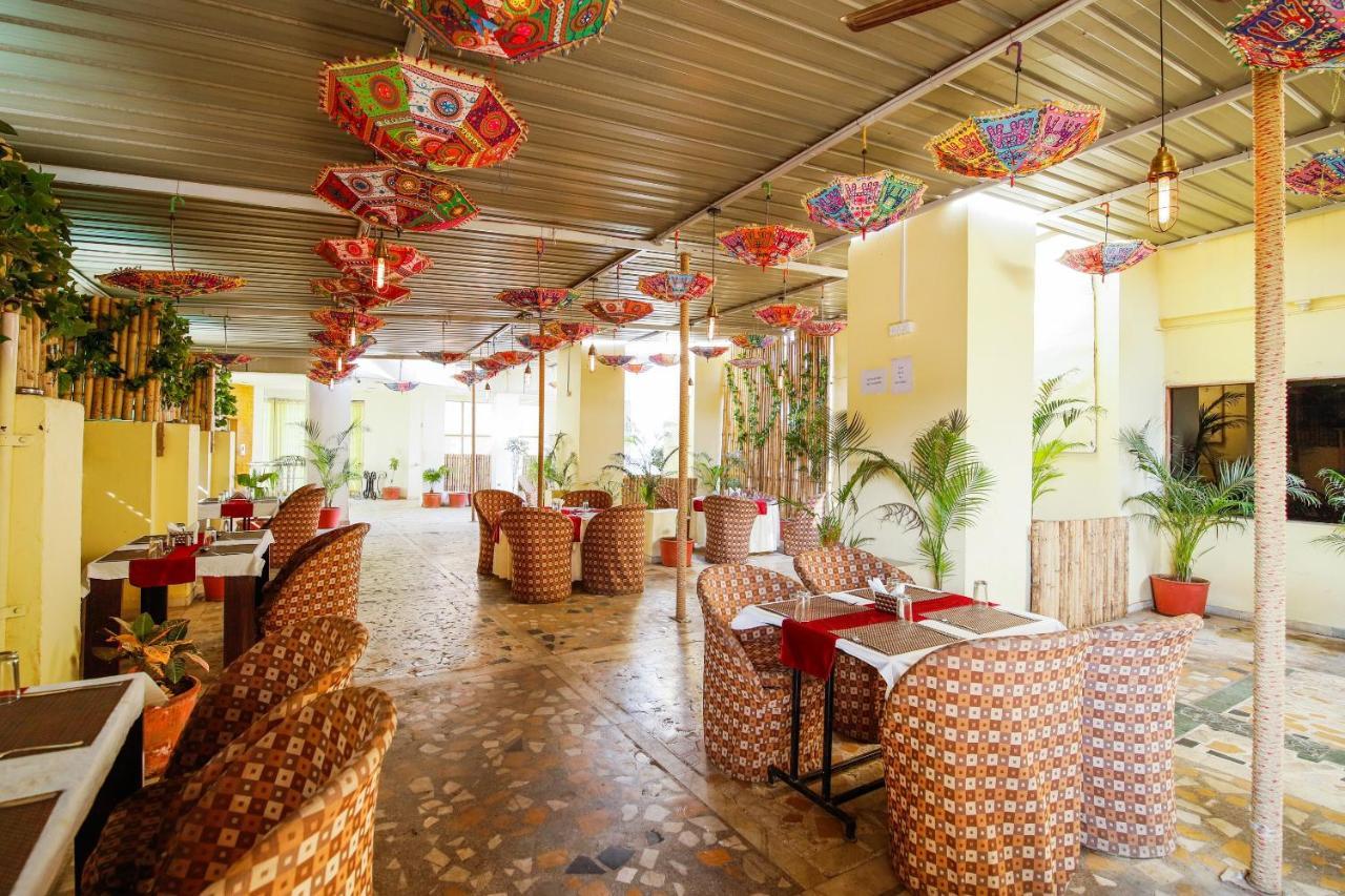 Oyo 24266 Gazebo Hotel 3*
