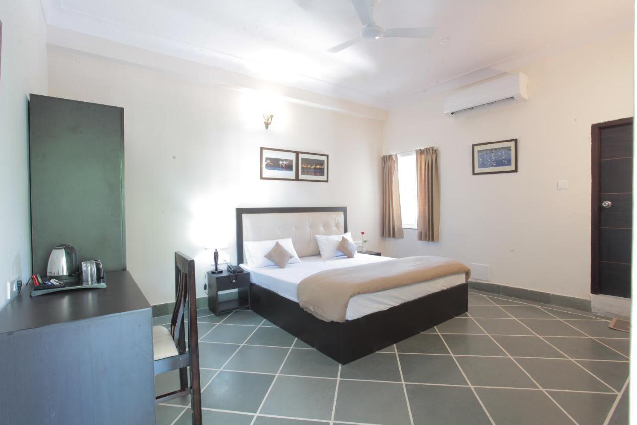 Mimosa Bed & Breakfast 2*