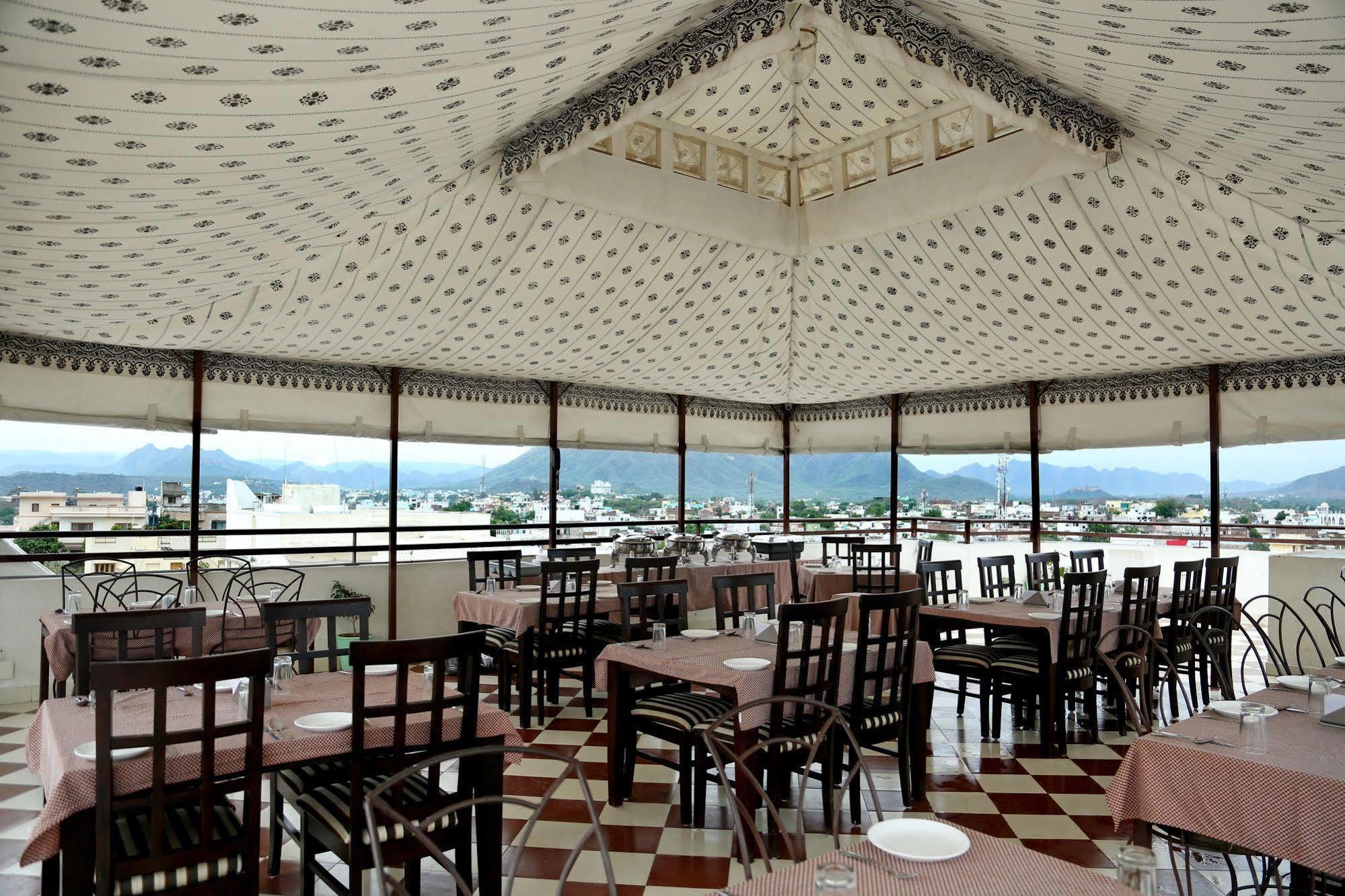 Royal Pratap Niwas Hotel 3*