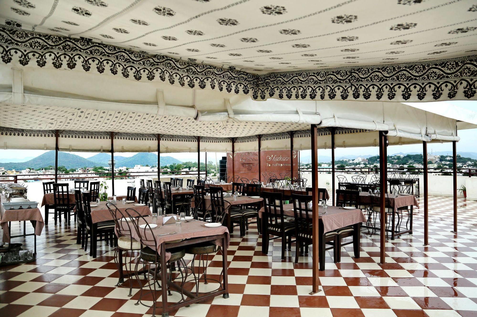 Royal Pratap Niwas Hotel Udaipur