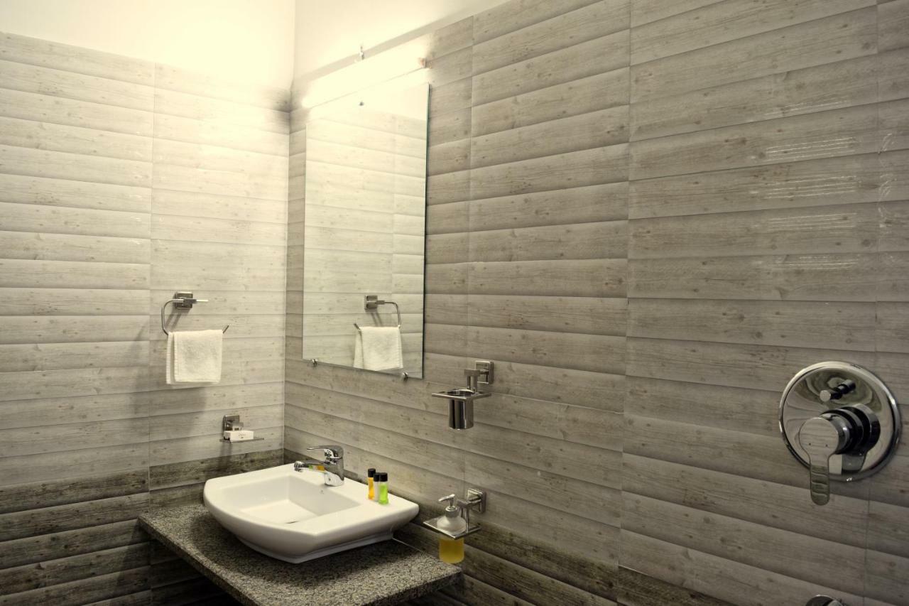 Four Season Hotel 3*