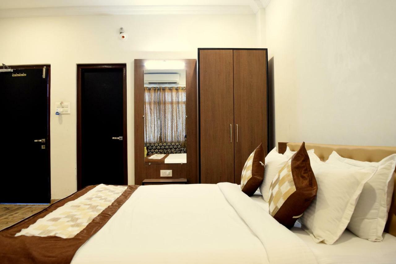 Four Season Hotel 3*