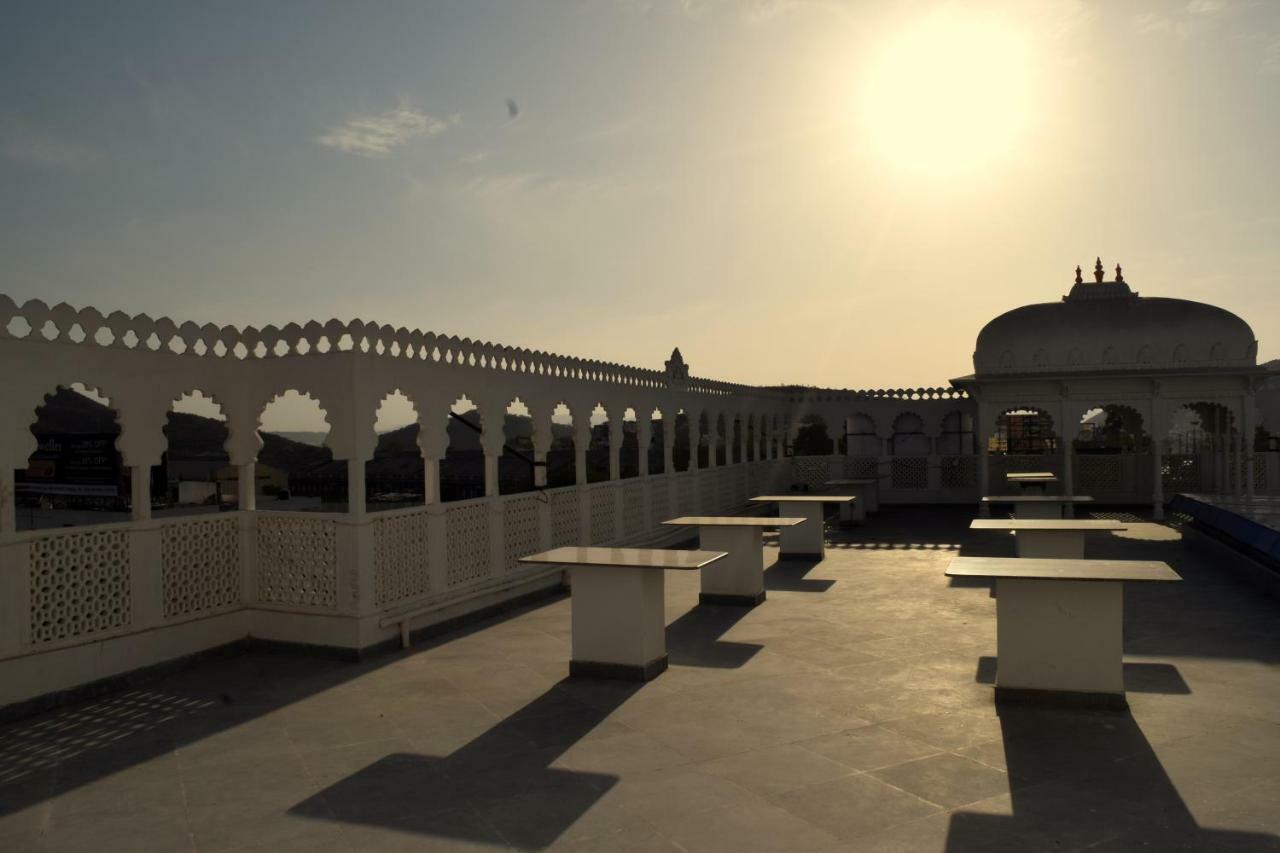 Four Season 3* Udaipur