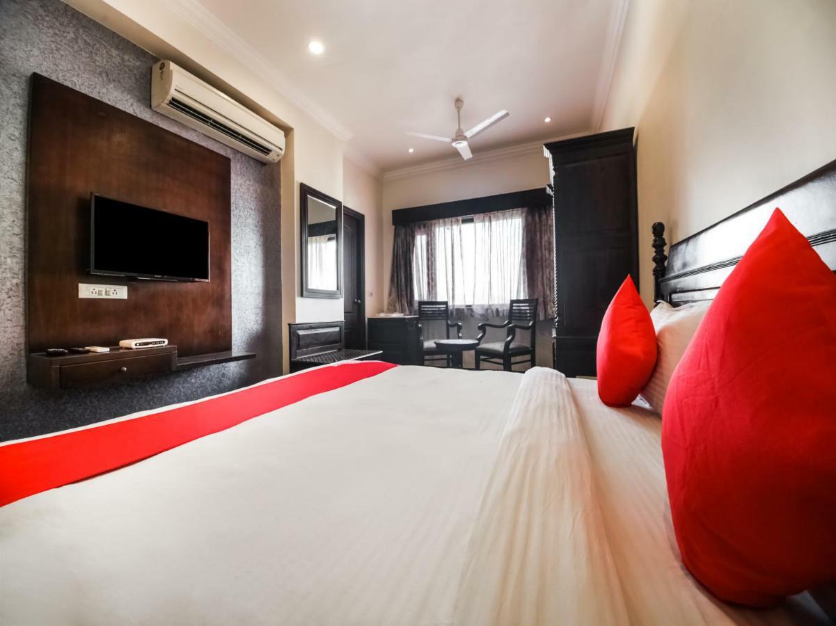 Oyo 1681 Devansh Hotel