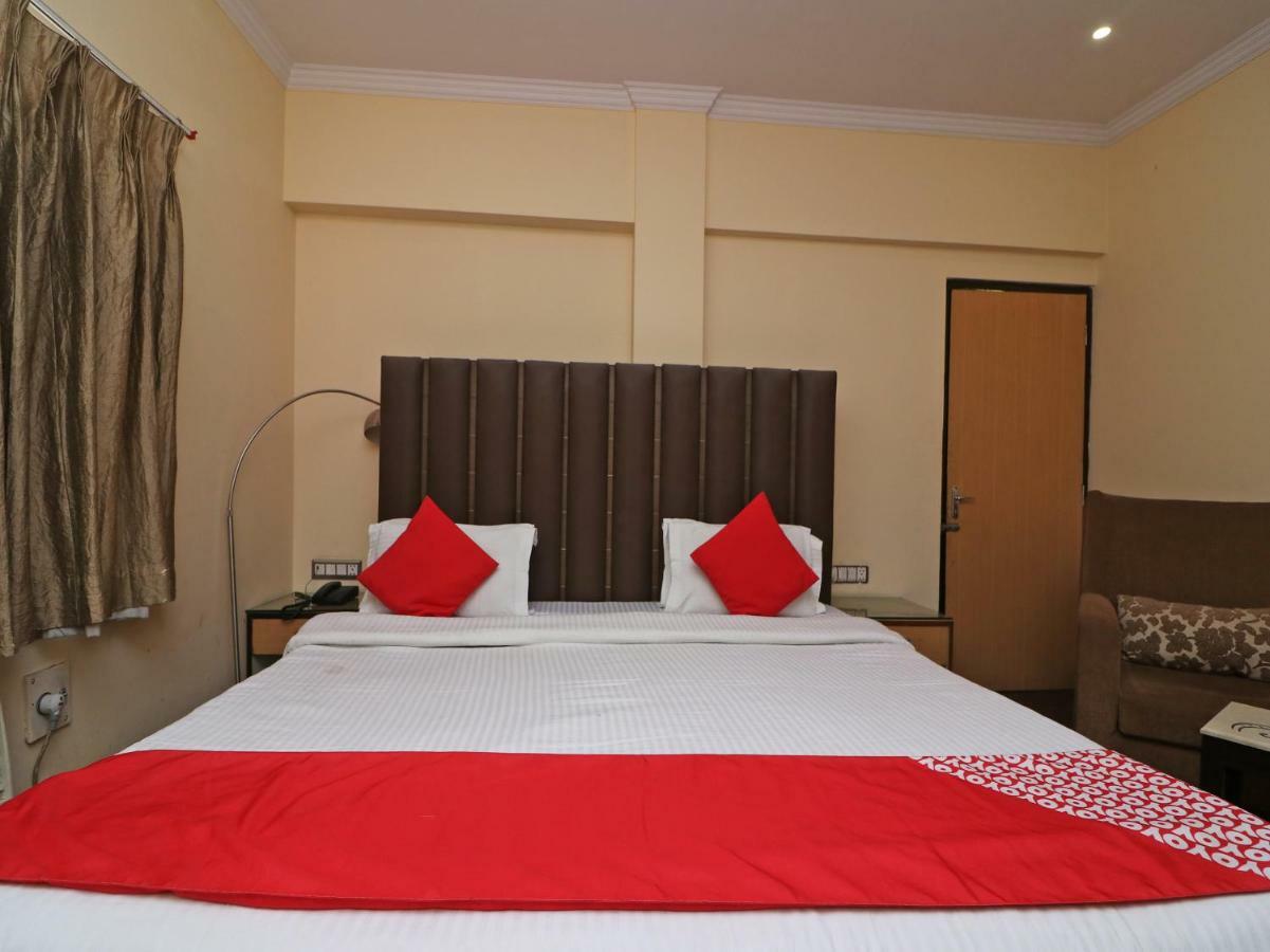 Oyo 1681 Devansh Hotel