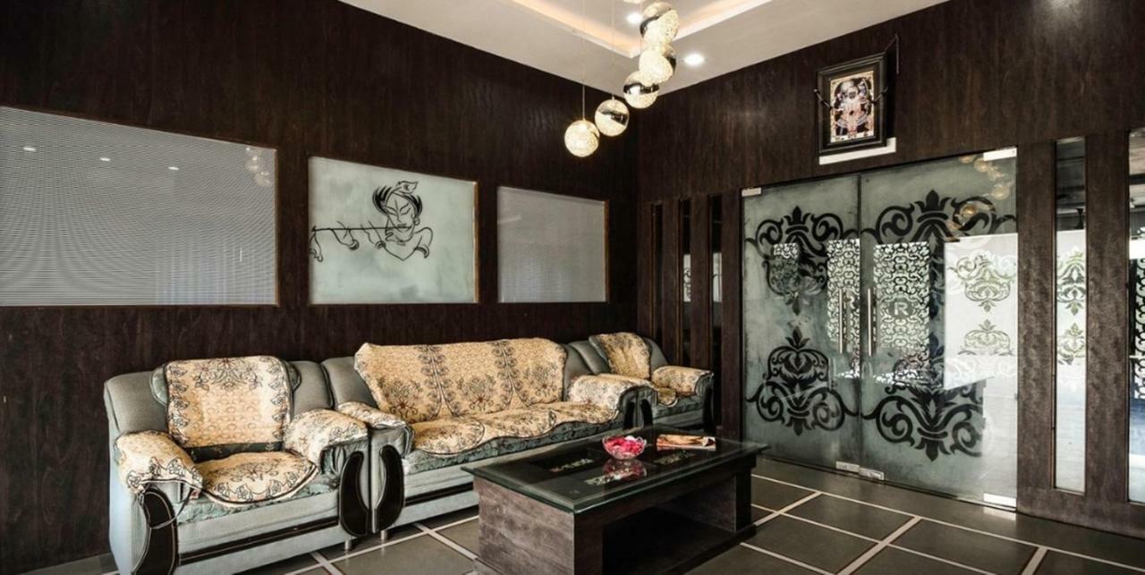 White Tulip-5 Mins From Airport With Swimming Pool Hotel Udaipur