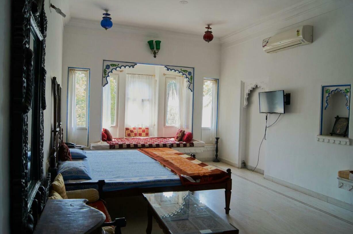 Aravali View Palace Hotel 3*
