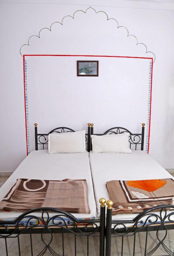 Hotel Ishwar Palace 2*