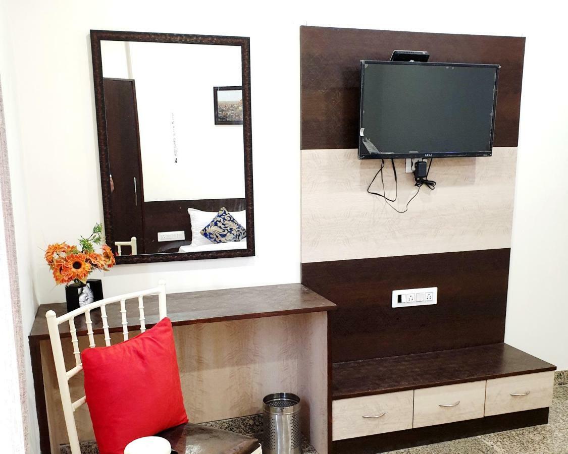 Vardan Hotel 2*
