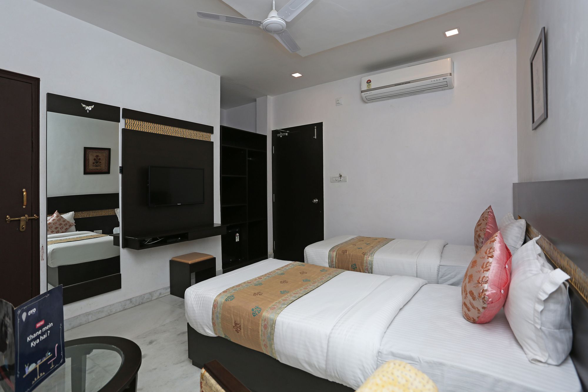 Hotel Oyo 9350 Viaan Udaipur
