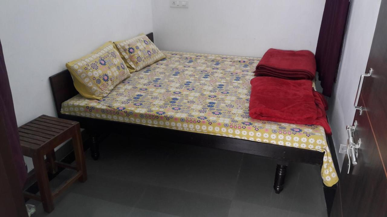Nandini Paying 2*