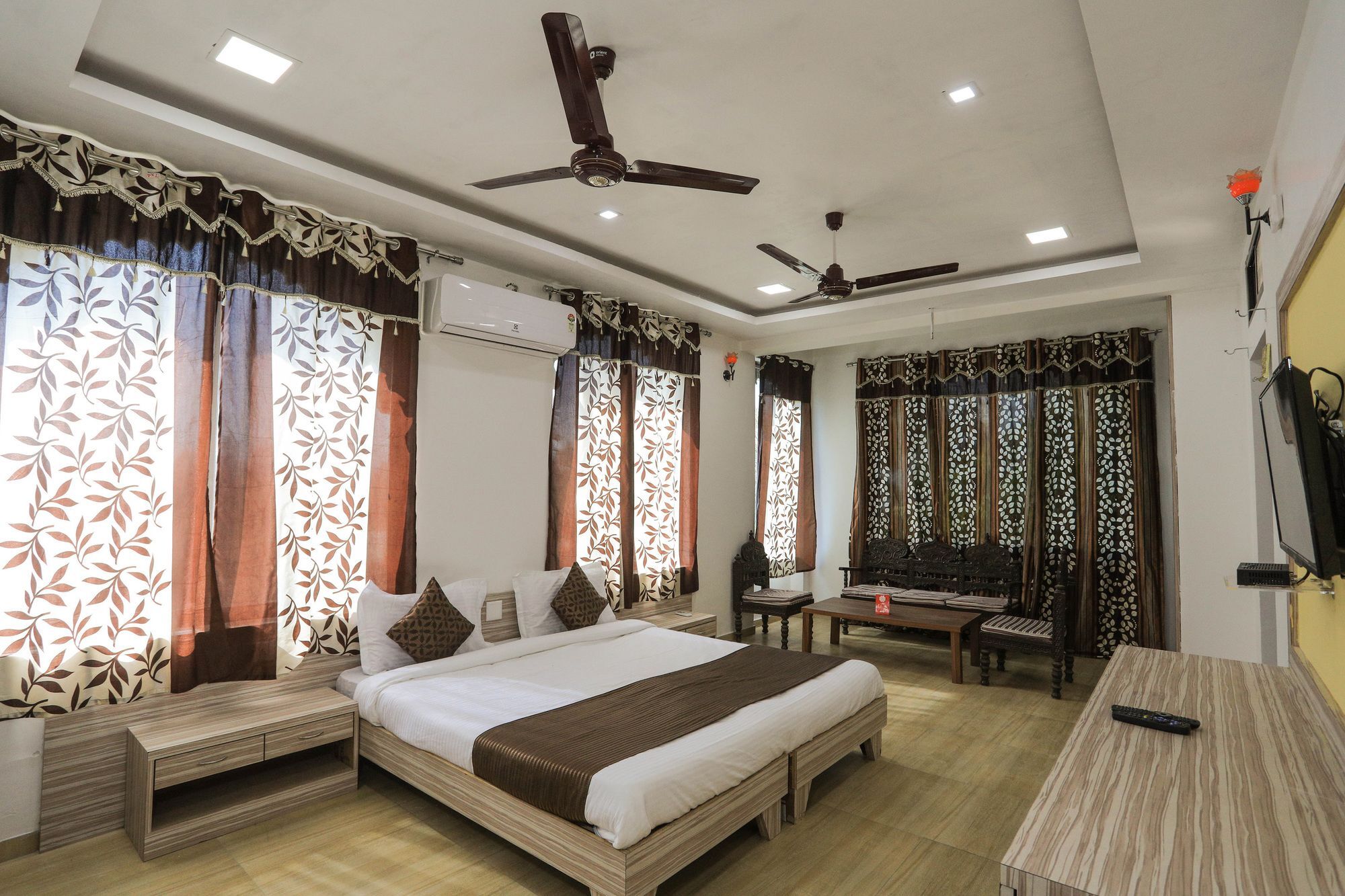 Hotel Oyo 9760 Tej Near Celebration Mall Udaipur