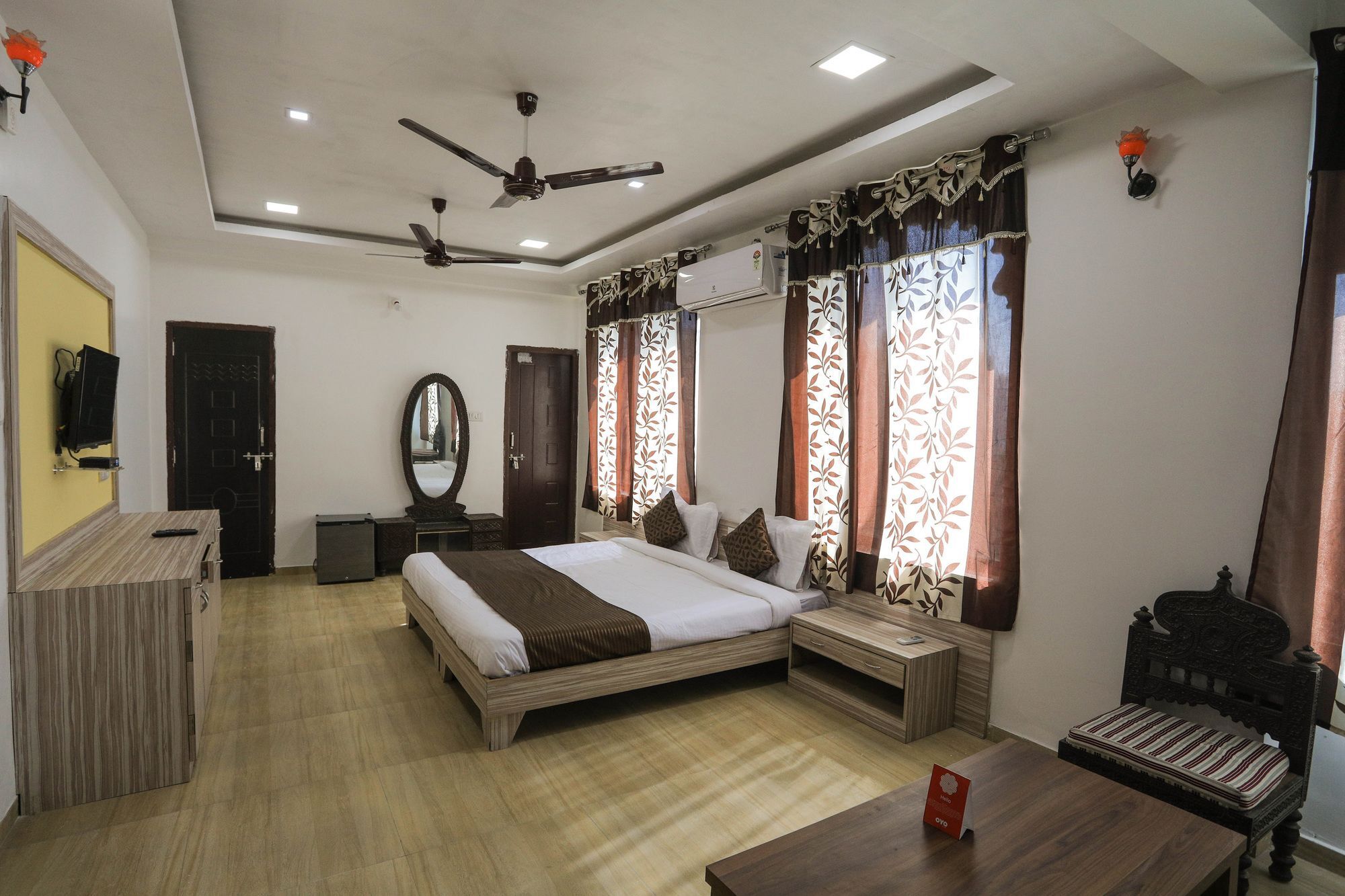 Oyo 9760 Tej Near Celebration Mall 2* Udaipur