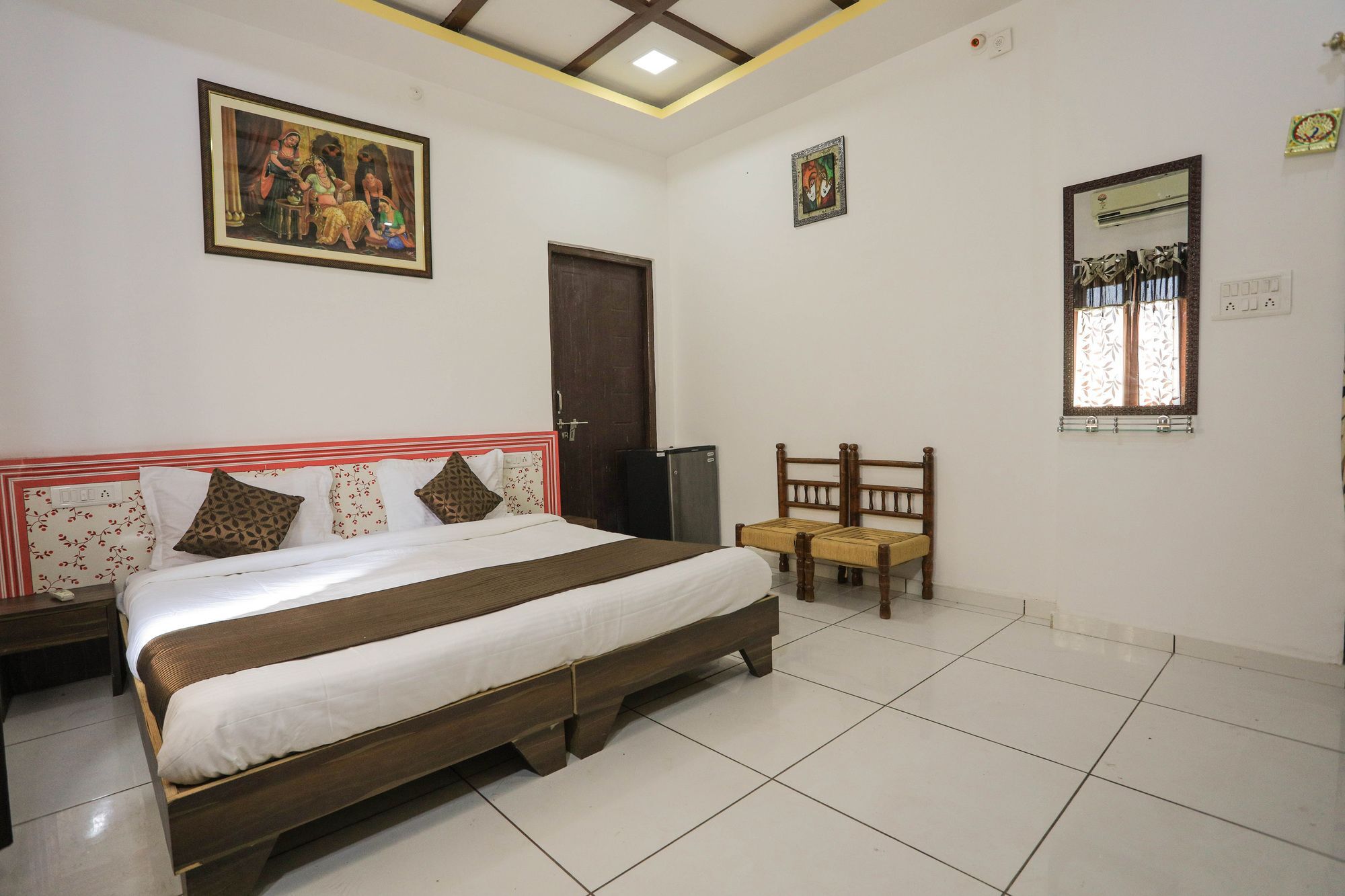 Oyo 9760 Tej Near Celebration Mall Hotel Udaipur