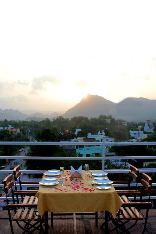 Hotel The Mahima Palace Udaipur