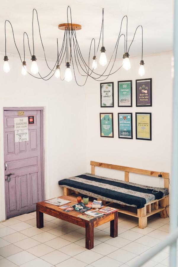 The Crawl Hostel *