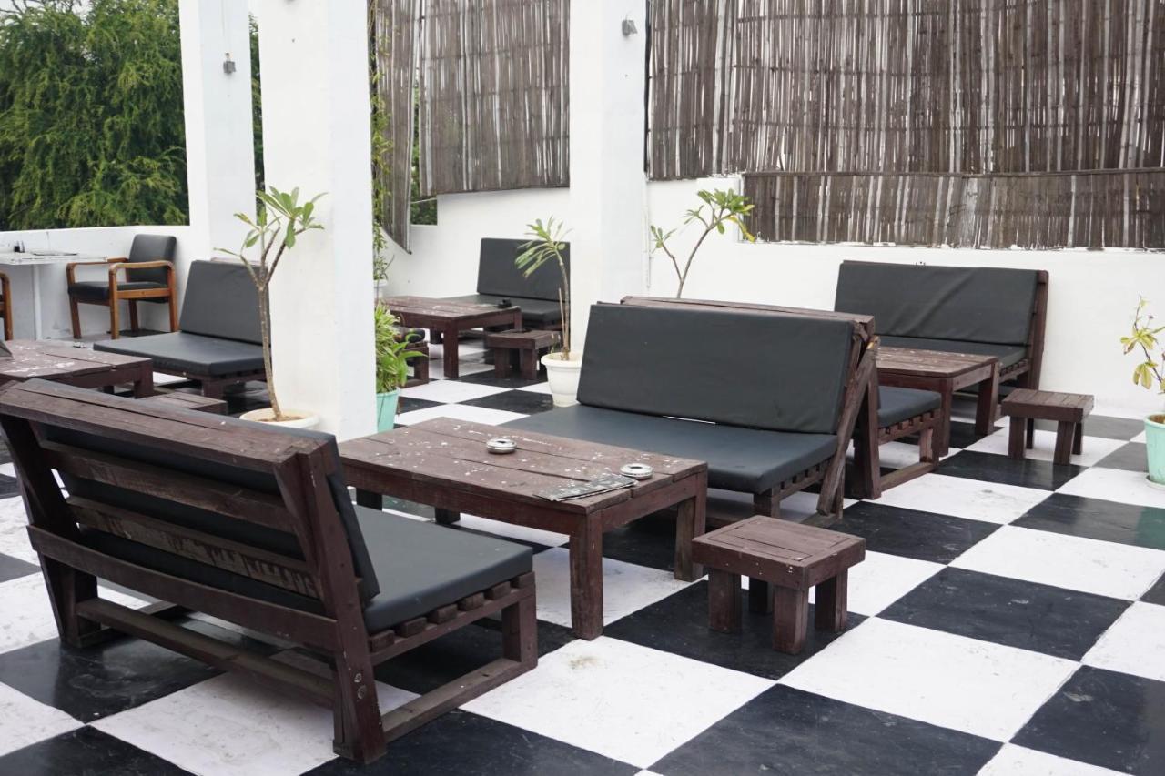 Sapphire Apartment *