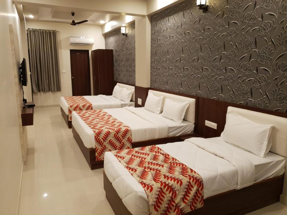 Hotel Oasis Park 3*