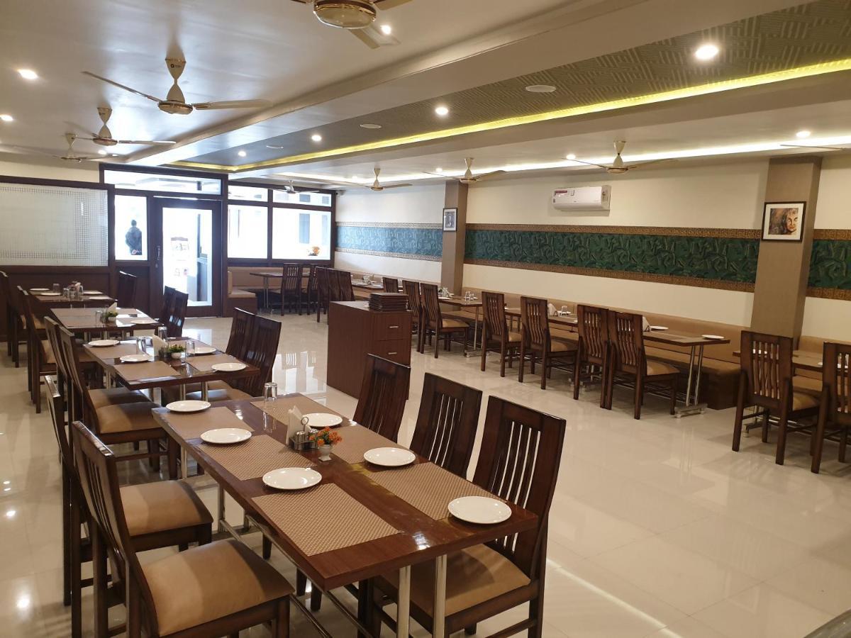 Oasis Park 3*