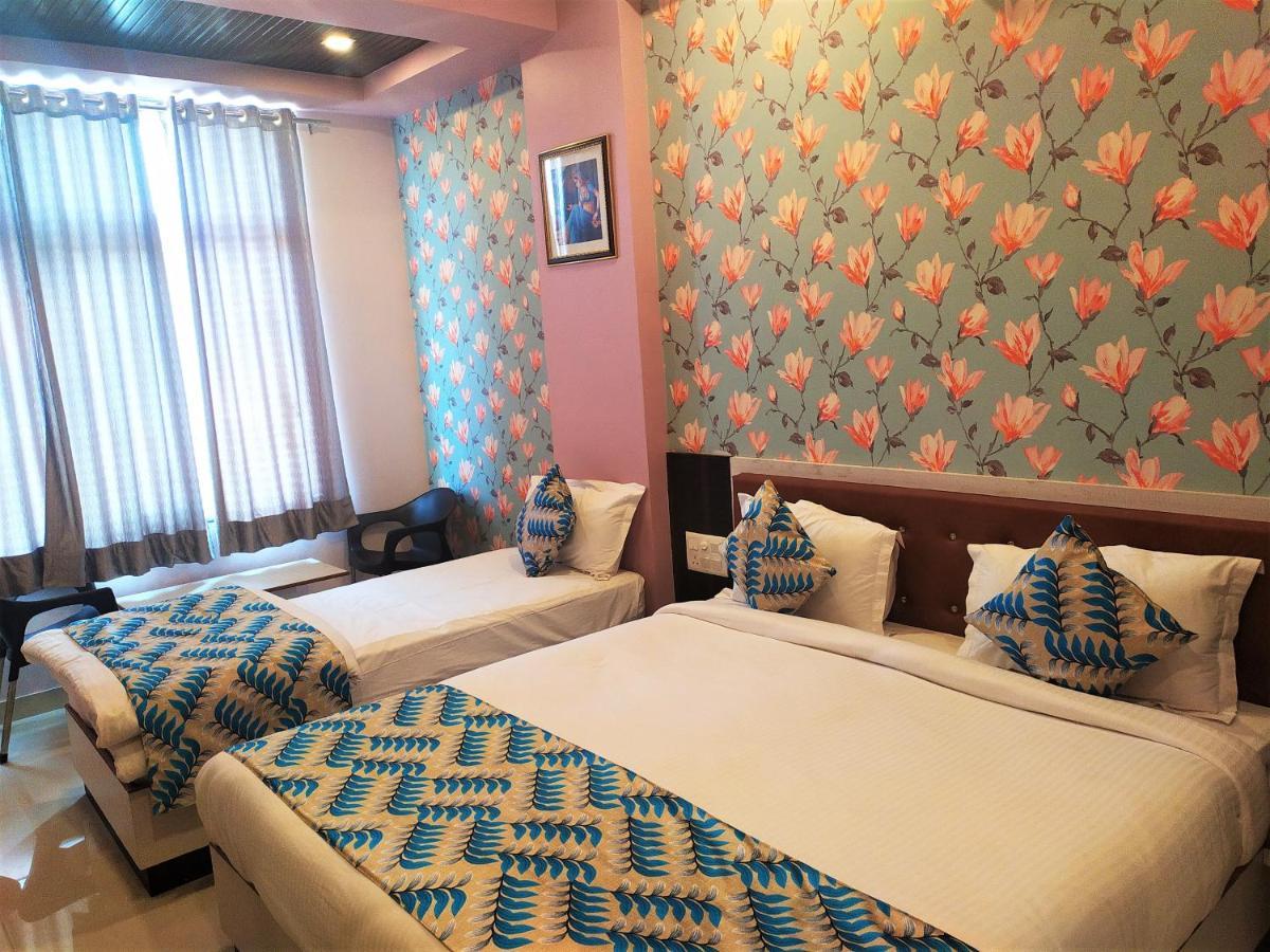 Hotel Oasis Park 3*