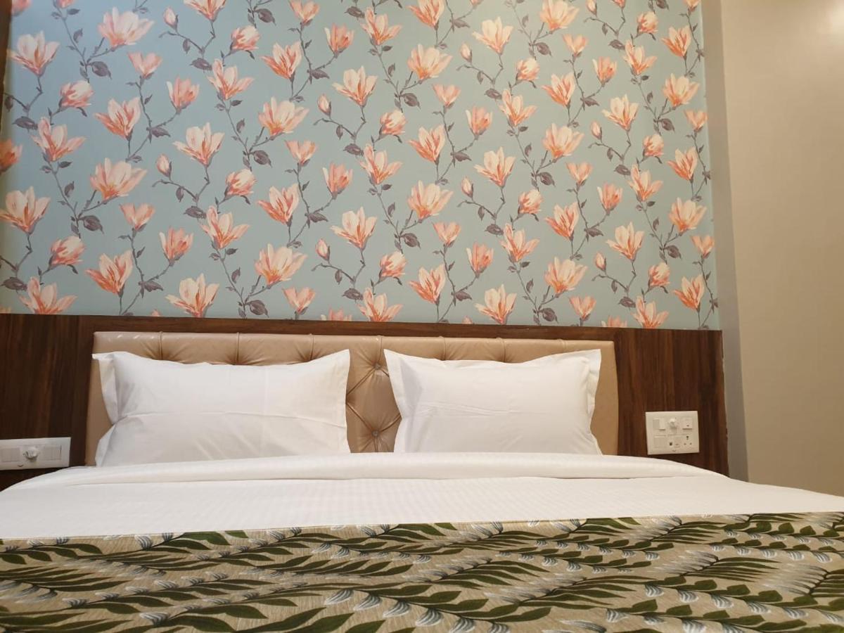 Hotel Oasis Park 3*