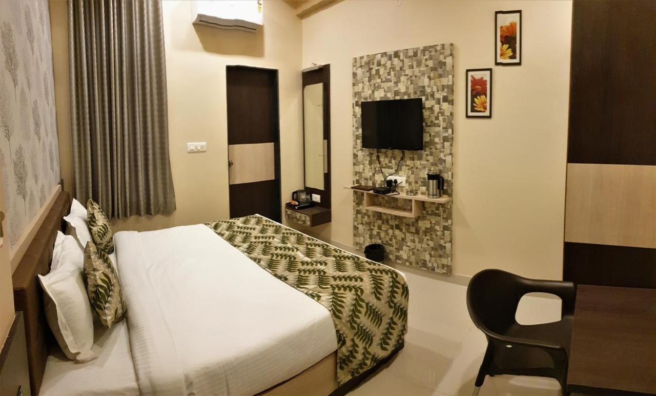 Hotel Oasis Park Udaipur