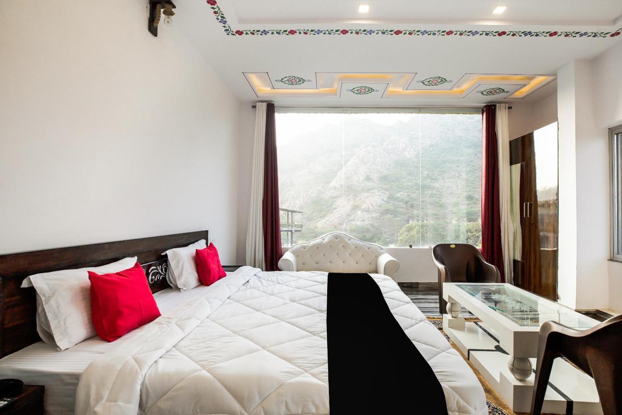 Capital O 66699 Badi Garh And Hotel Udaipur