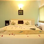 Hotel Ashish Palace
