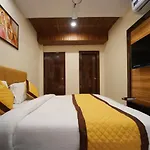 Hotel Kashvi