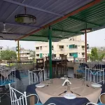 Oyo 14119 Hotel Manwar