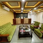 Hotel Umed Regency - A Lake Facing Hotel