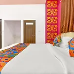 Fabexpress Shree Thakur- 700 Meter Away From Railway Station