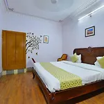 Oyo Flagship 2421 Hotel The Ishani
