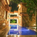 Palm Valley Resort By Skua World