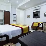 Collection O Vallabh Villas