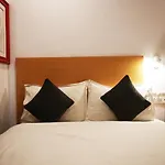 Hotel Townhouse At Udaipur City Railway Station