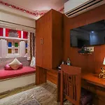 Royal Rafahiya - A Rooftop Lake View Hotel Near Lake Pichola