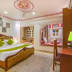 Royal Rafahiya - A Rooftop Lake View Hotel Near Lake Pichola