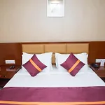 Raghu Mahal Hotel