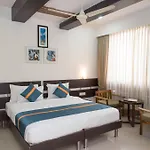 Raghu Mahal Hotel
