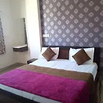 Shanti Palace Hotel
